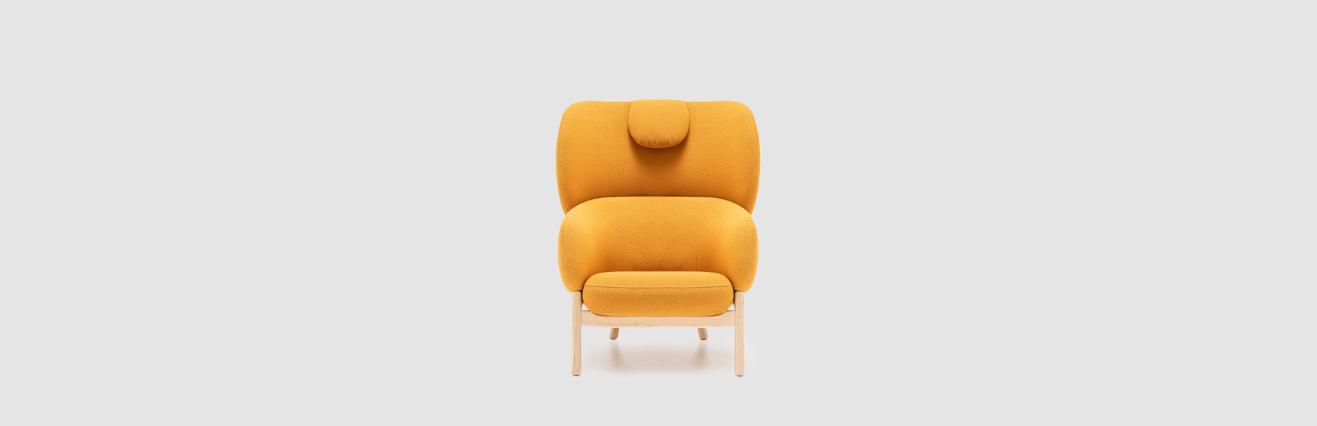 sillón con reposacabezas con base de madera Grand Grace